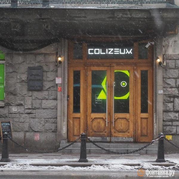 Иностранные вывески запретили, но они никуда не делись. &laquo;Фонтанка&raquo; выяснила почему