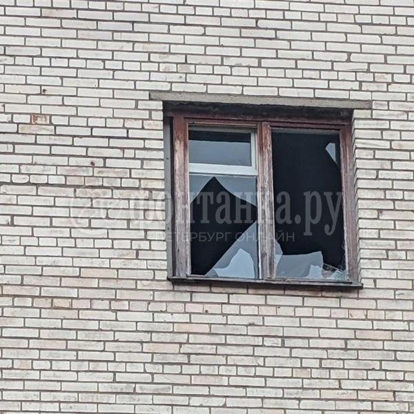 &laquo;И сразу вспышка, бабах!&raquo; Первые кадры и комментарии из Кронштадта после сегодняшней ночи